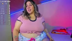 Reproducir La estrella de la webcam gordita Coraline Latin se moja y es salvaje con grandes tetas y culo