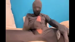 Oynat Siyah bodysuit içinde horoz tease ile şehvetli solo mastürbasyon