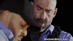 Reproduzir Hunk impotente Drew Sebastian's Outdoor Gang Bang: Anal, Blowjob e Barkback