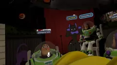 Reproducir Furry Buzz Lightyear se vuelve salvaje: juguetes y orgasmos múltiples en el escenario