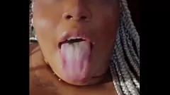 Afspelen Ebony milf Blackvelvet's natte en sappige close-up
