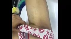 Reproducir SOLO CUMSHOT EXCLUSIVO: Modelo masculino guapo se quita