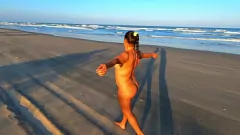 Oynat Şehvetli Latina Paty Bumbum'un Çöl X dereceli macerası