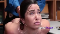 Reproduzir Stripper peituda Karlee Gray pego roubando e punido no escritório