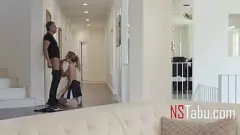 Odtwórz Niegrzeczne spotkanie cheerleaderki po treningu
