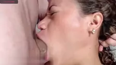 Oynat Akıllara durgunluk veren çift oral seks Latina tanrıçası Hellena