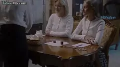 Afspelen Kinky sapphic koppel: lesbische babes in kousen ontdekken vingeren, poesjeslikken en kontspel