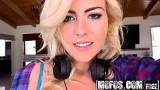 تشغيل Mofos - المنحرفون على الشرطة - (يوم الصيف) - رجل السياسة الأشقر Twerworld-beater التبذير