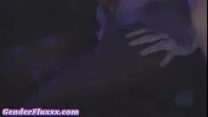 Reproducir Sra. Claus pegando gatito negro con flogon en pareja