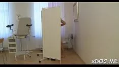 Reproducir Consigue un proceso de caricias de cohetes para la encantadora favorita Vivien Leighton