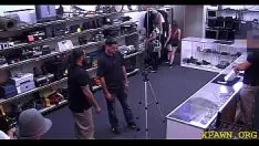 تشغيل يحصل speared بيمبو سمراء لاتينا لذيذ من قبل الحمار الكبير