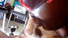 تشغيل الرطب squanderjob والبصاق بربل