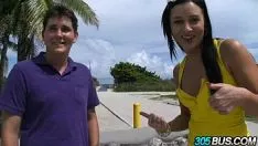 Reproducir Ashli ​​Hunte se folla a 3 chicos y desperdicia la madera número uno.2